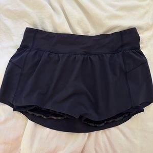 Lululemon women’s skirt size 8 navy